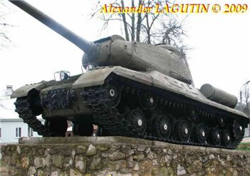 IS-2M Walk Around